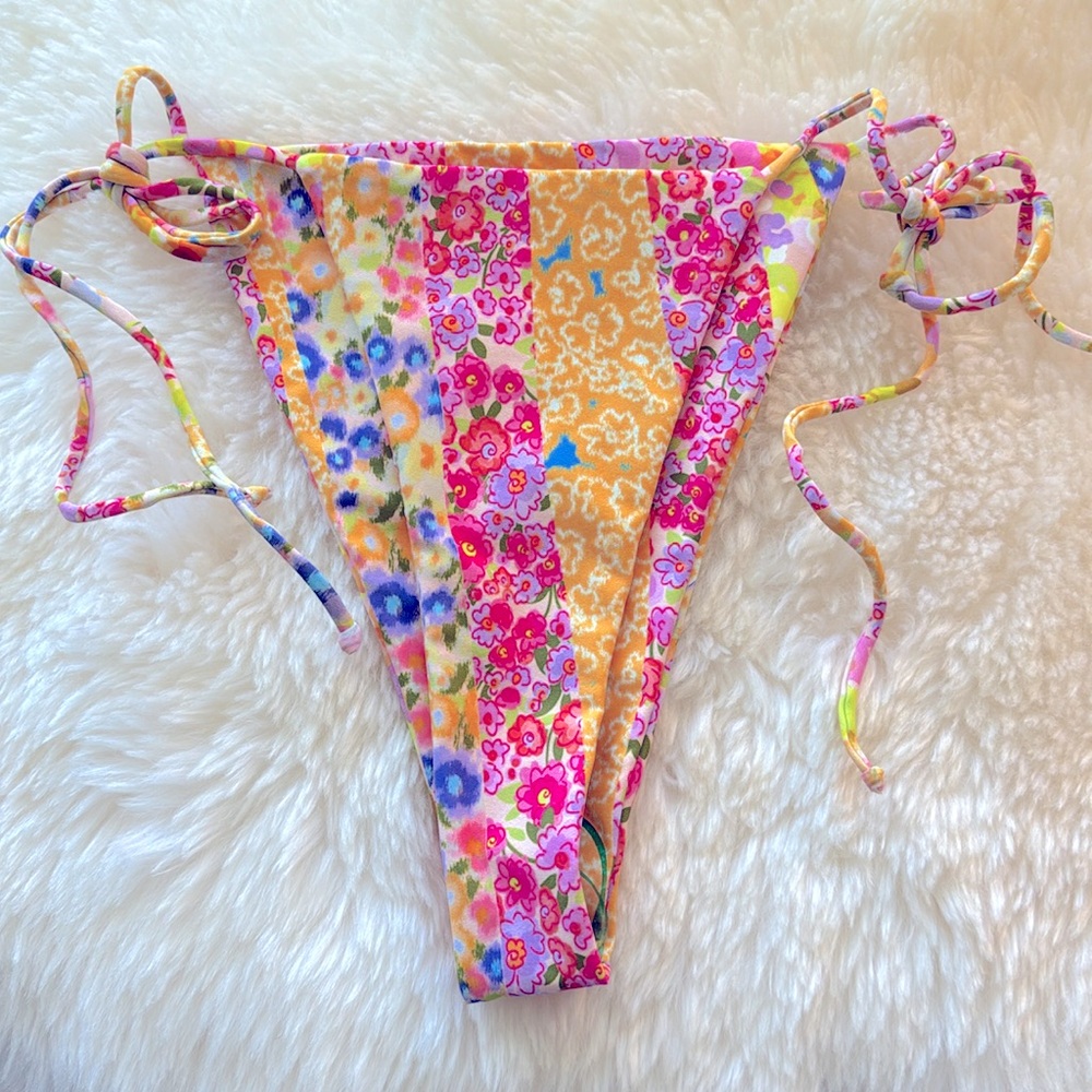 Skatie bikini bottoms NWOT yellow pink floral